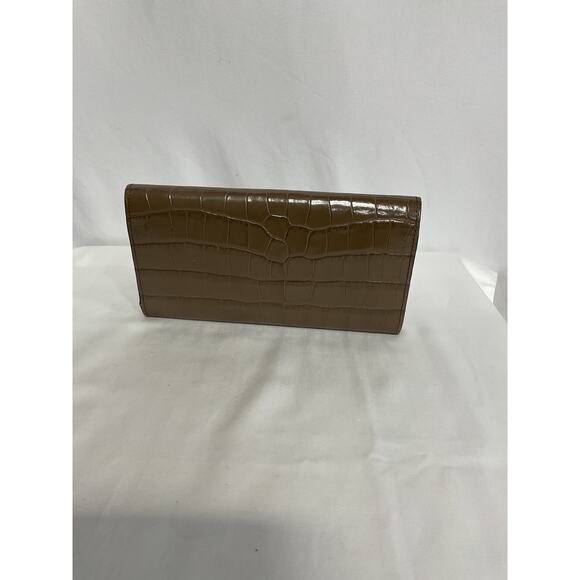 Chlo� C 'Embossed' Green Croc Clutch - Picture 3 of 4